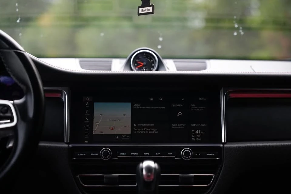 2021 Porsche Macan - Image 19 of 19