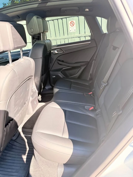 2021 Porsche Macan - Image 9 of 14