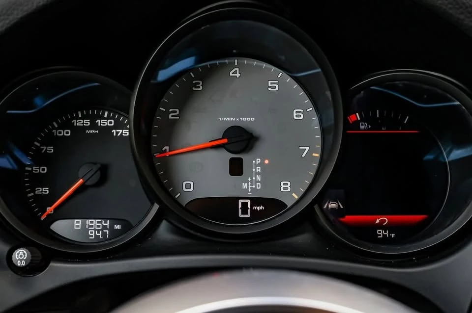 2021 Porsche Macan - Image 18 of 20