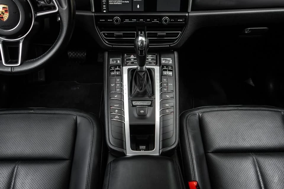 2021 Porsche Macan - Image 8 of 15
