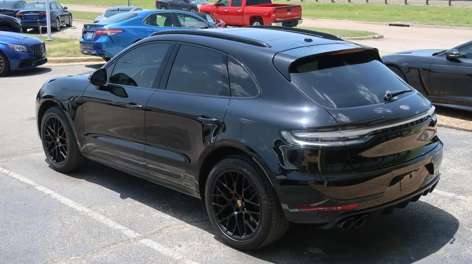 2021 Porsche Macan - Image 12 of 20