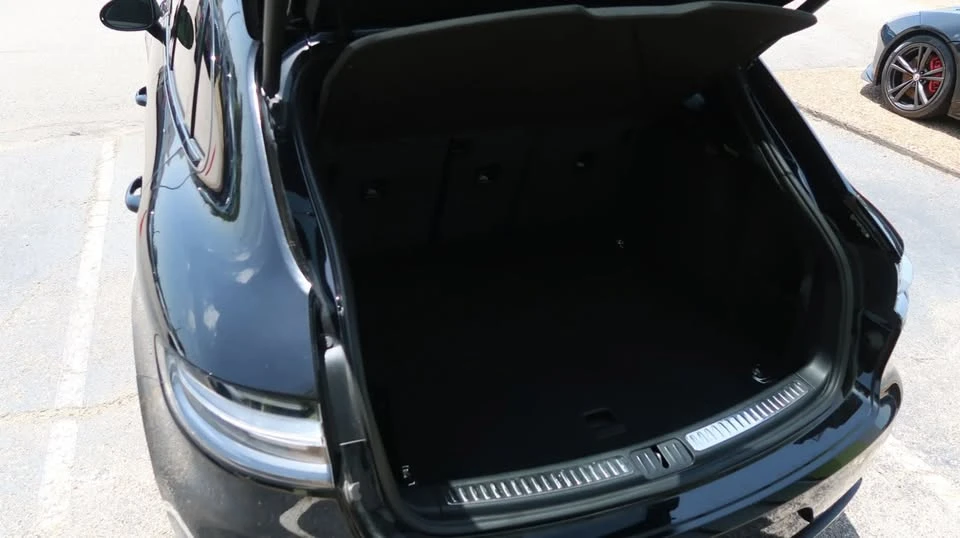 2021 Porsche Macan - Image 15 of 20