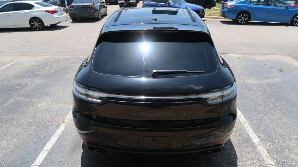 2021 Porsche Macan - Image 11 of 20