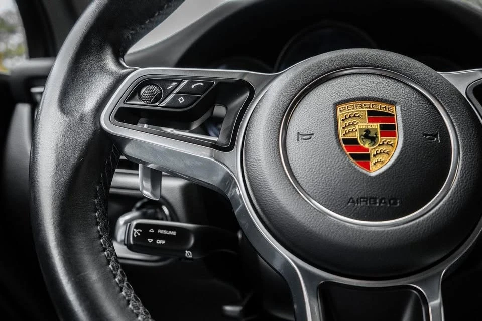 2021 Porsche Macan - Image 11 of 19