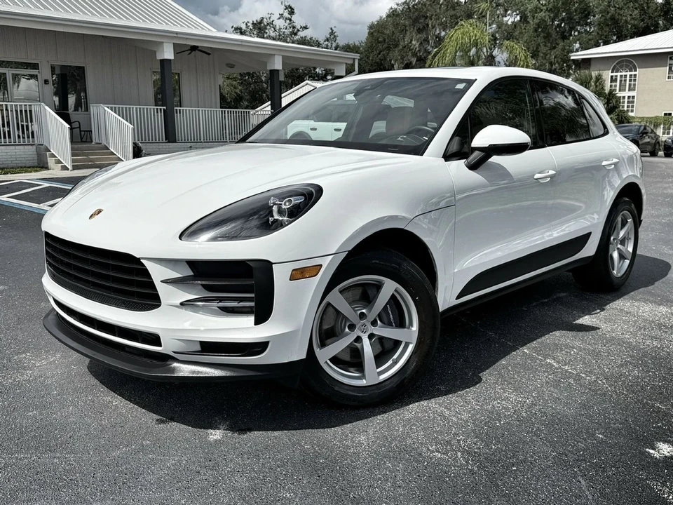 2021 Porsche Macan - Image 9 of 12