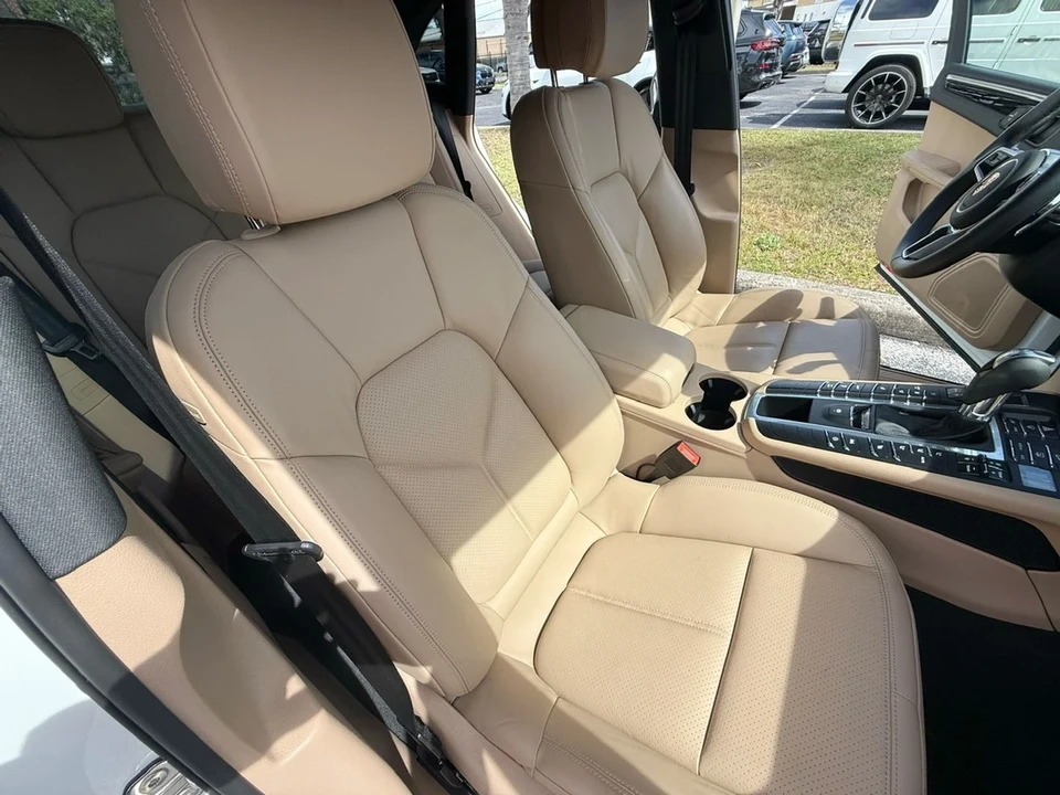 2021 Porsche Macan - Image 6 of 12