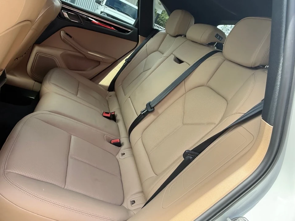 2021 Porsche Macan - Image 10 of 12