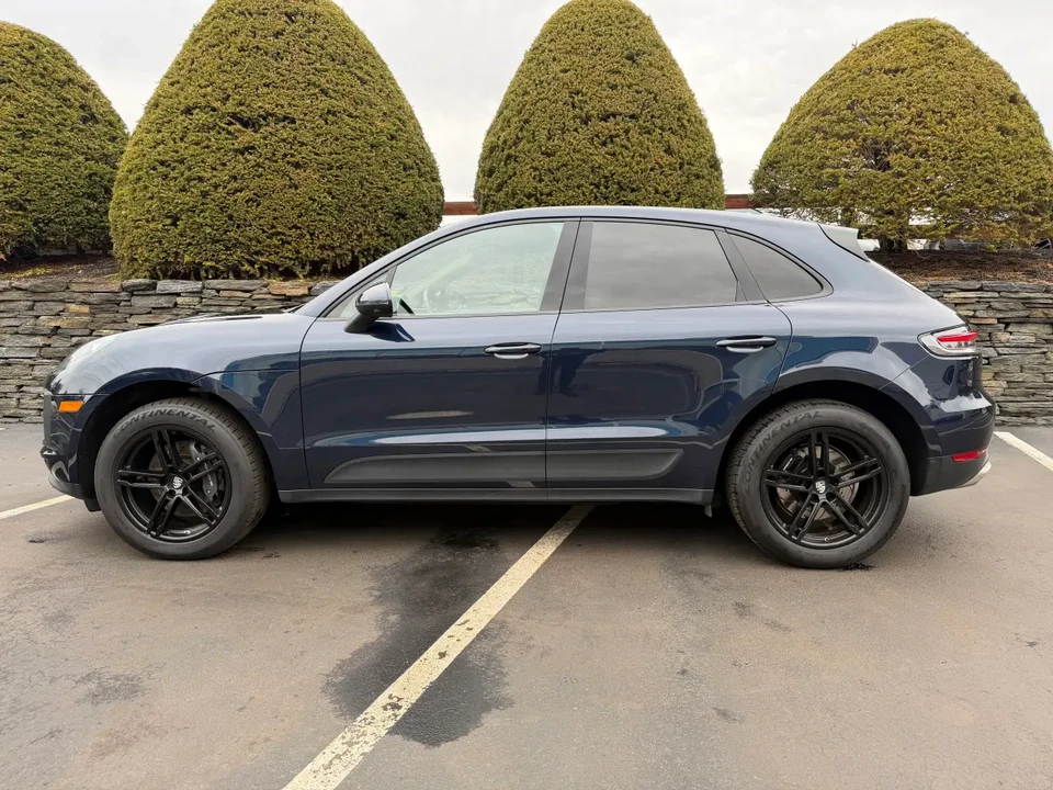 2021 Porsche Macan - Image 2 of 6