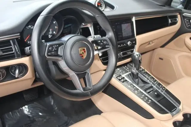 2021 Porsche Macan - Image 4 of 11