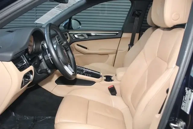 2021 Porsche Macan - Image 5 of 11