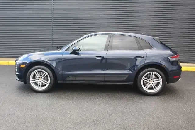 2021 Porsche Macan - Image 2 of 11