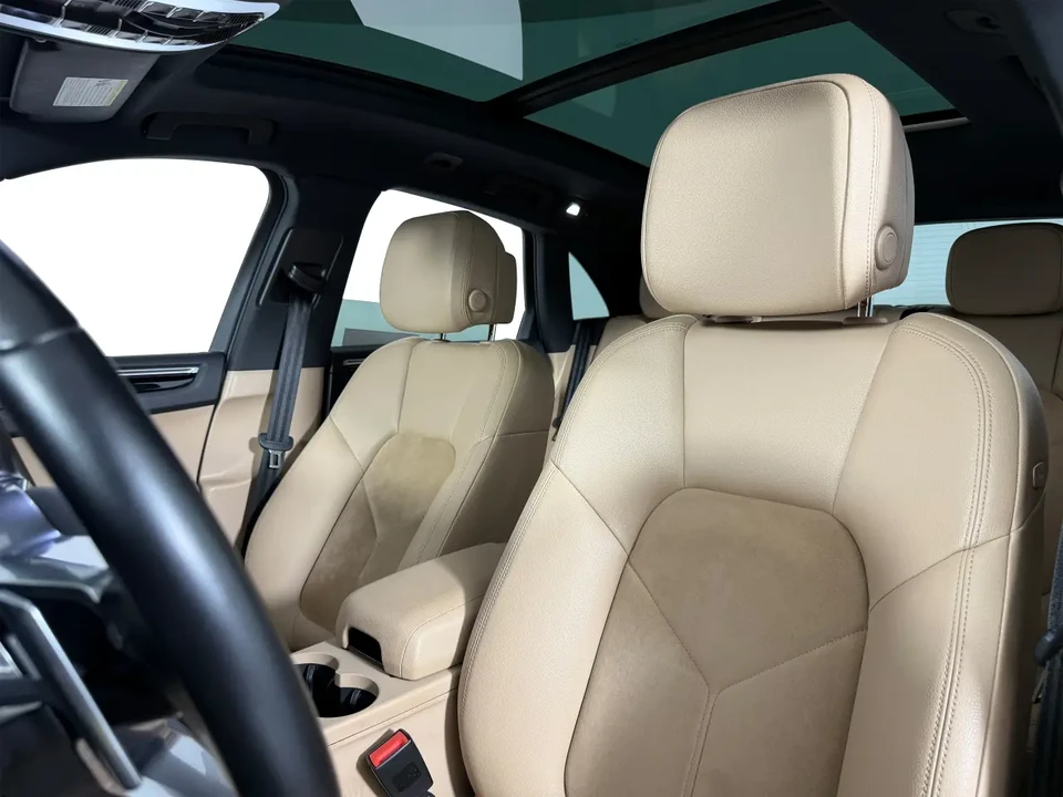 2021 Porsche Macan - Image 5 of 6