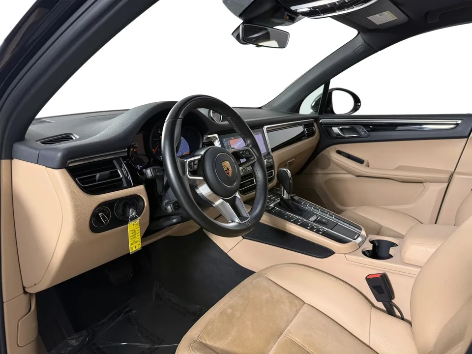 2021 Porsche Macan - Image 4 of 6