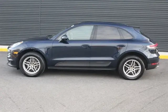 2021 Porsche Macan - Image 2 of 7