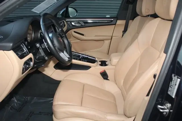 2021 Porsche Macan - Image 5 of 7