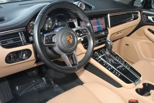 2021 Porsche Macan - Image 4 of 7