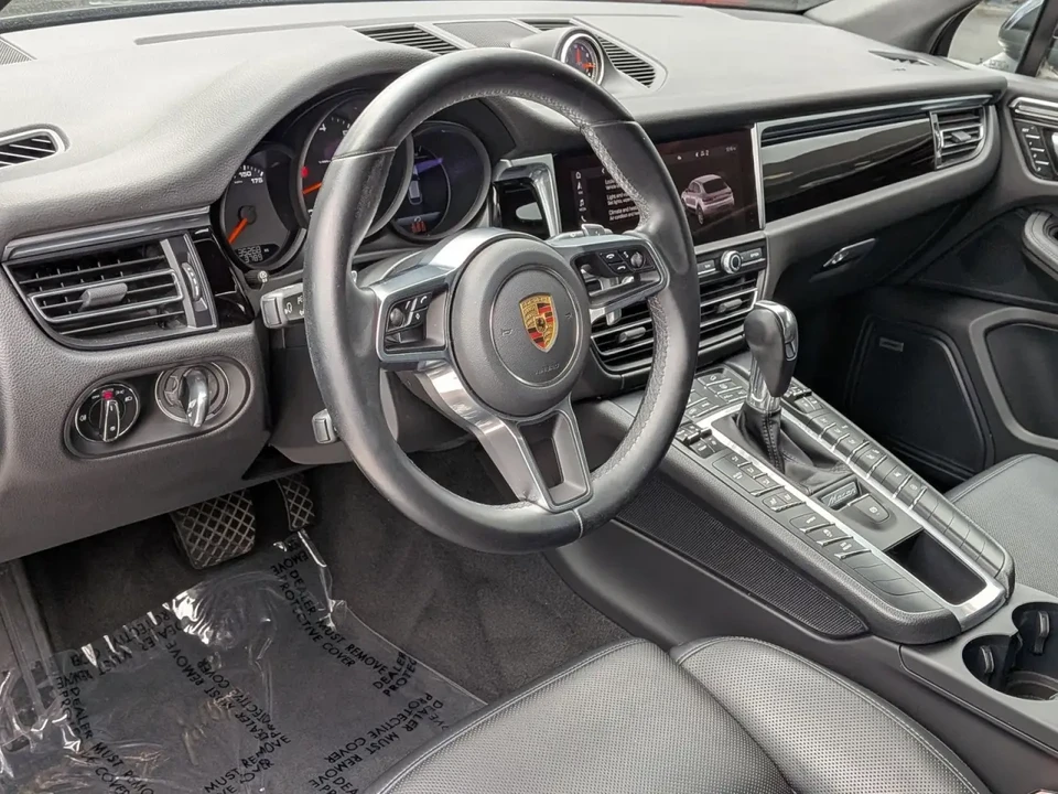 2021 Porsche Macan - Image 4 of 10