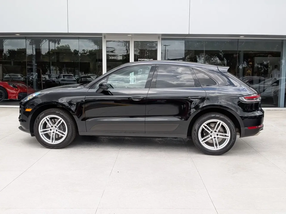 2021 Porsche Macan - Image 2 of 10
