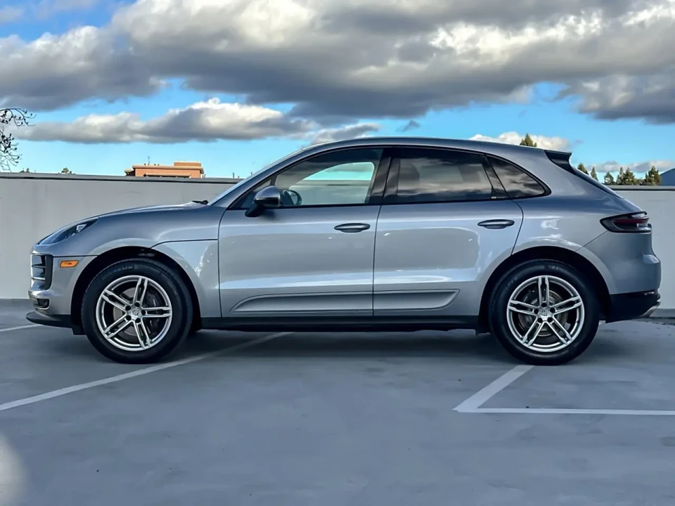 2021 Porsche Macan - Image 2 of 6