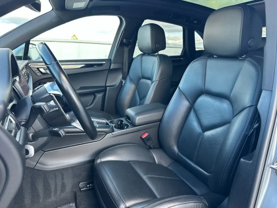 2021 Porsche Macan - Image 5 of 6