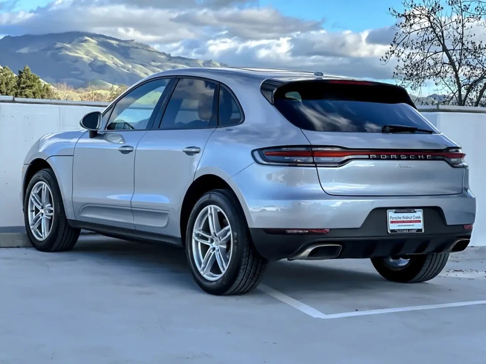 2021 Porsche Macan - Image 3 of 6