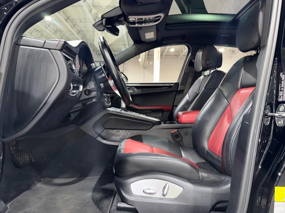 2021 Porsche Macan - Image 11 of 12