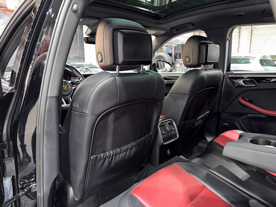 2021 Porsche Macan - Image 12 of 12