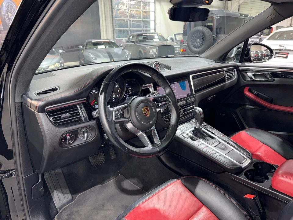 2021 Porsche Macan - Image 8 of 12