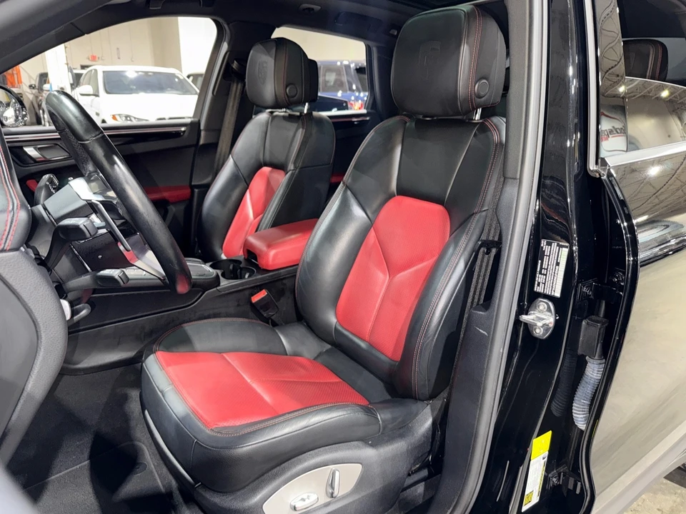 2021 Porsche Macan - Image 10 of 12