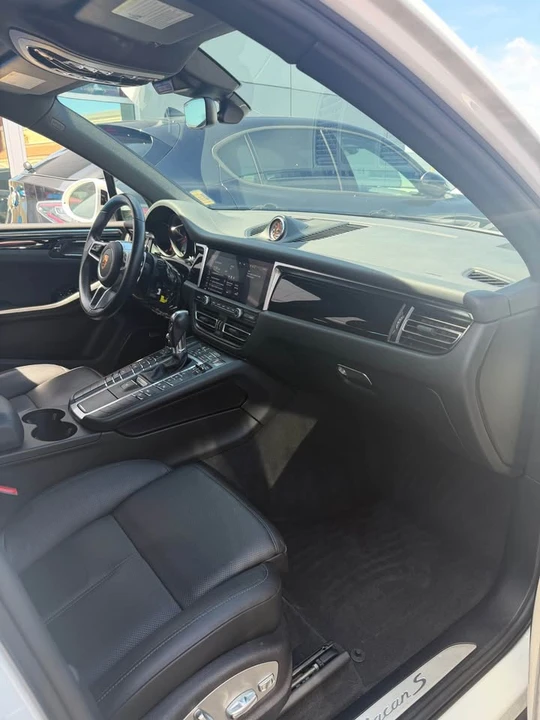 2021 Porsche Macan S - Image 16 of 18