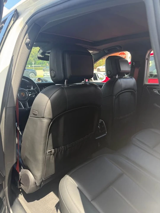 2021 Porsche Macan S - Image 12 of 18