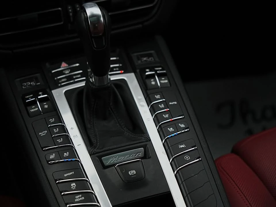 2021 Porsche Macan S - Image 17 of 20