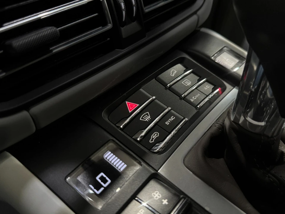 2021 Porsche Macan S - Image 13 of 21