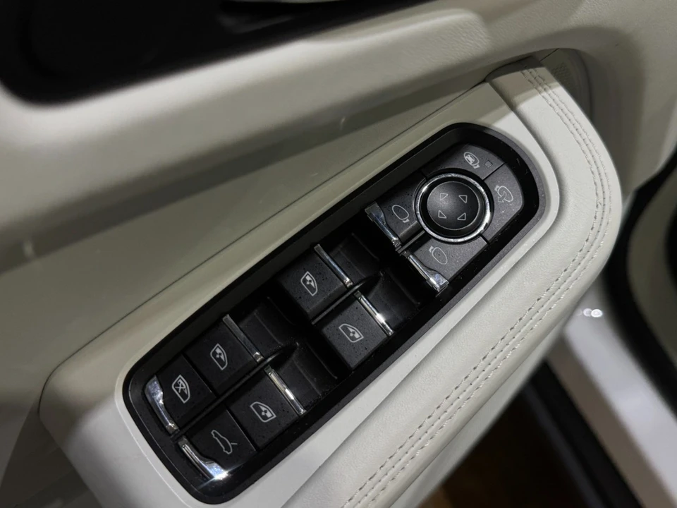 2021 Porsche Macan S - Image 15 of 21