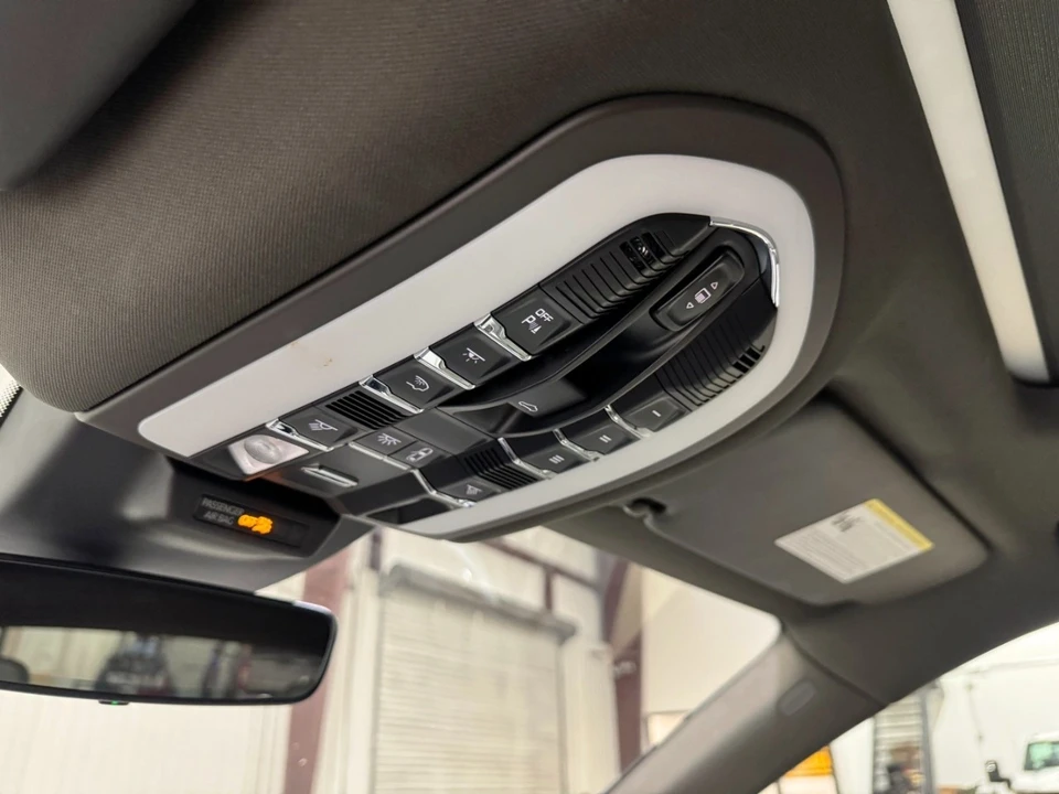 2021 Porsche Macan S - Image 17 of 21