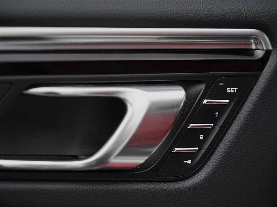 2021 Porsche Macan S - Image 12 of 20
