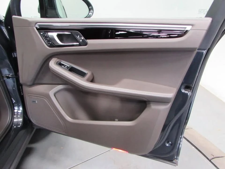2021 Porsche Macan S - Image 16 of 20