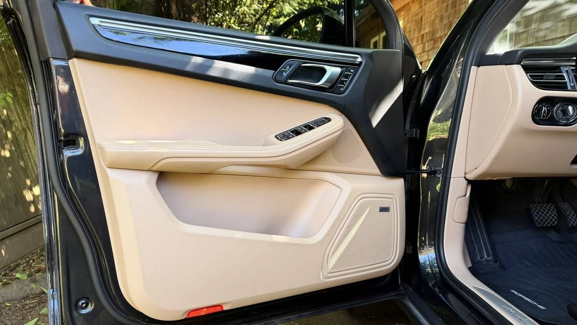 2021 Porsche Macan S - Image 12 of 24