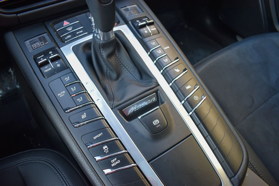 2021 Porsche Macan S - Image 20 of 31