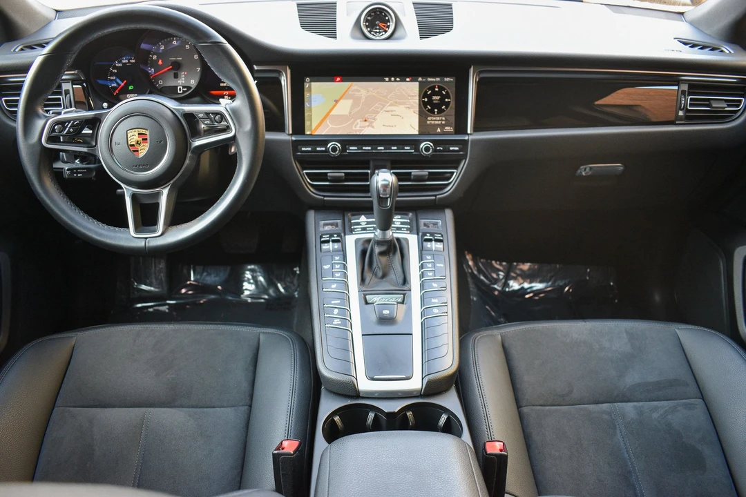 2021 Porsche Macan S - Image 27 of 31