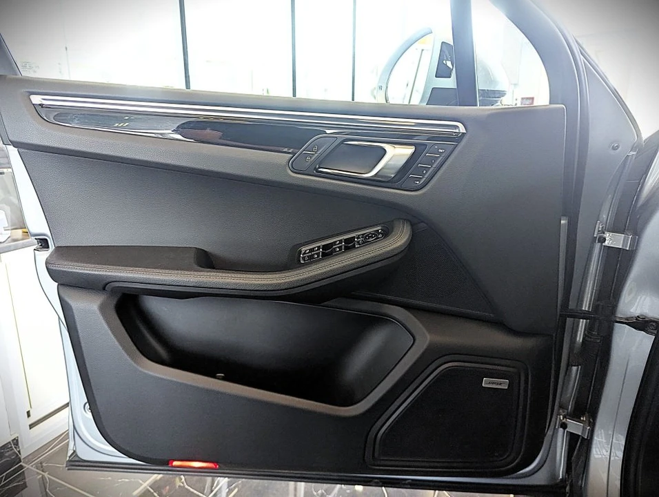 2021 Porsche Macan S - Image 13 of 20