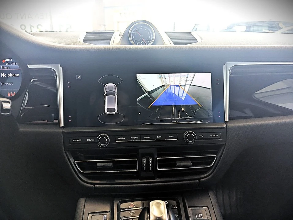 2021 Porsche Macan S - Image 16 of 20