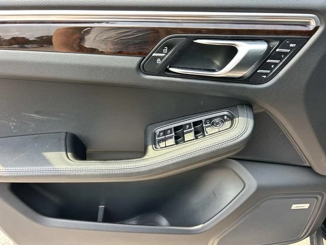2021 Porsche Macan S - Image 18 of 20
