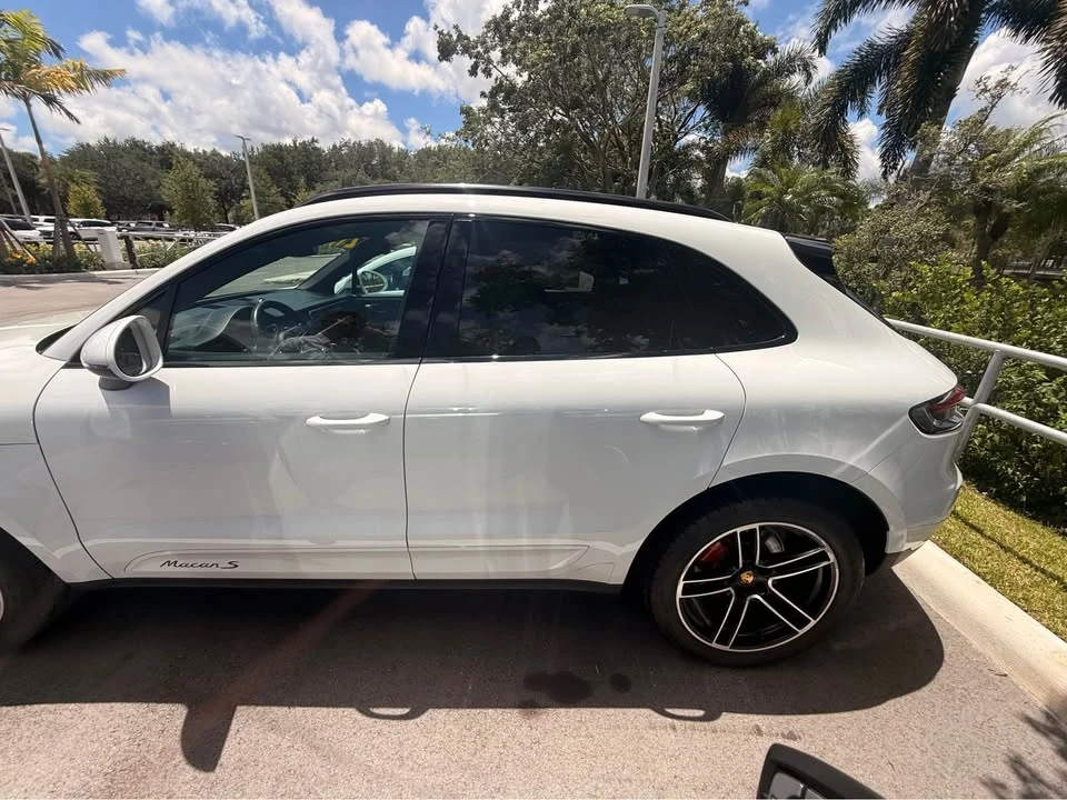 2021 Porsche Macan S - Image 9 of 10