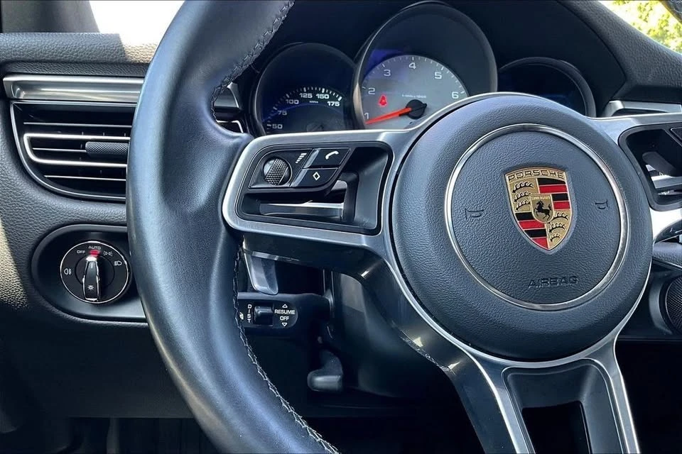 2021 Porsche Macan S - Image 10 of 20