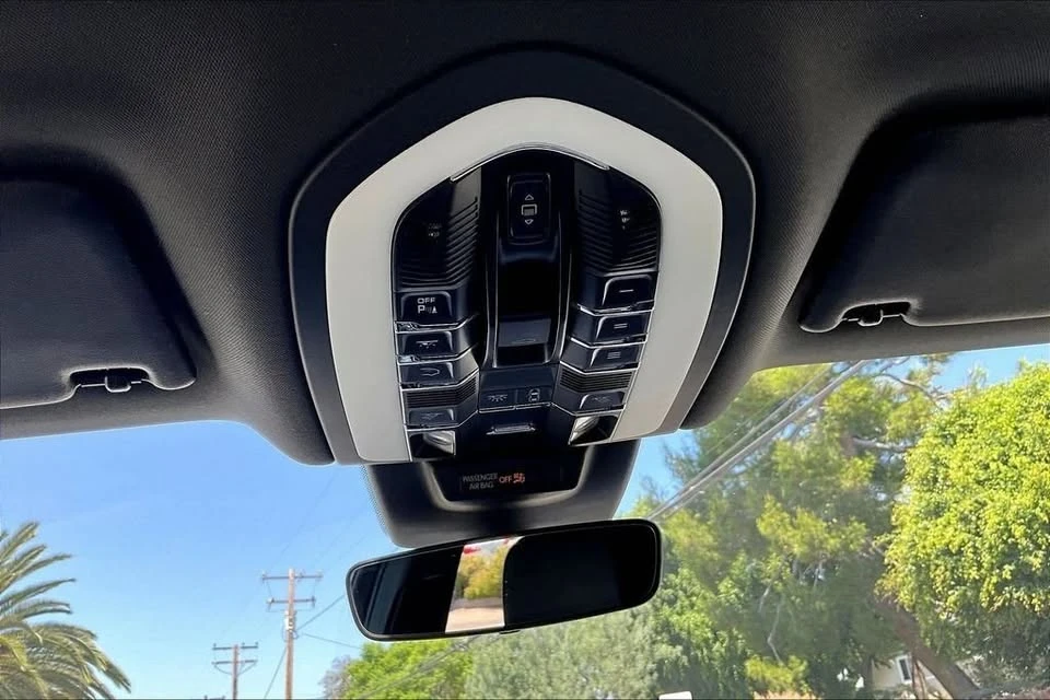 2021 Porsche Macan S - Image 9 of 20