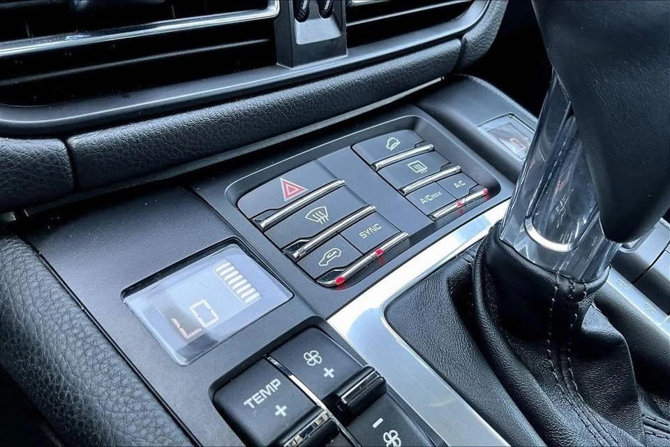 2021 Porsche Macan S - Image 15 of 20