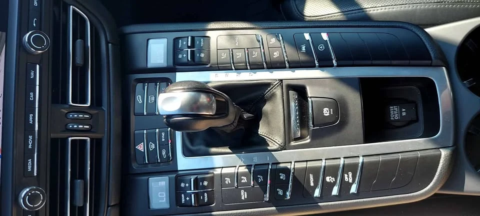 2021 Porsche Macan S - Image 6 of 10