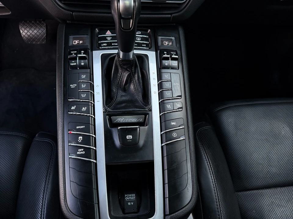 2021 Porsche Macan S - Image 27 of 31