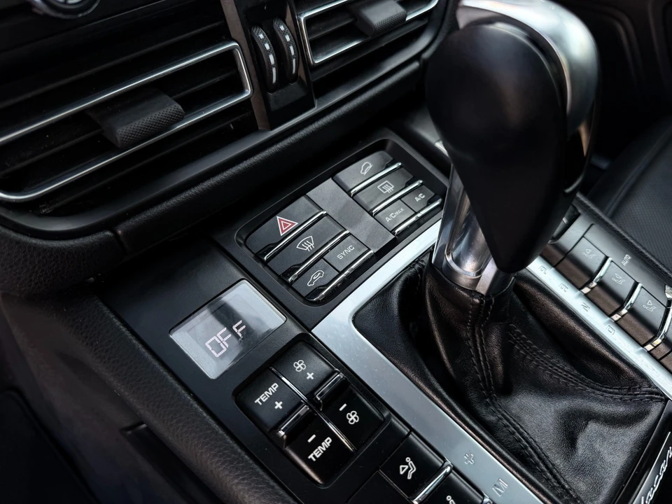 2021 Porsche Macan S - Image 28 of 31